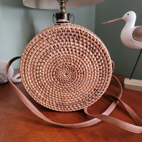 NWOT Rattan and Vegan Leather Woven Crossbody - Picture 1 of 11